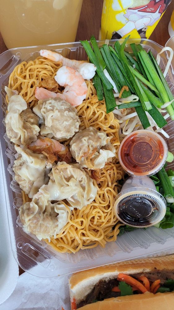 Crab Paste Tomato Noodles Soup with Sea Snails Sausage