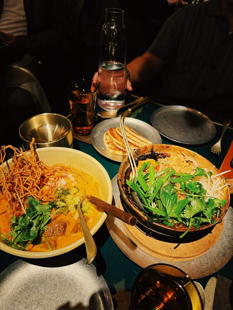 Clay Pot Lobster Pad Thai