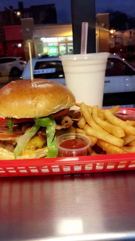 Single Bacon Cheeseburger