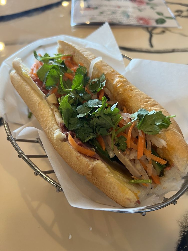 Banh Mi Cha Lua