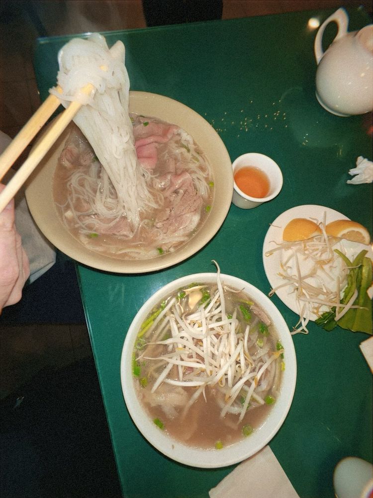 Combination Rice Noodle Beef Soup