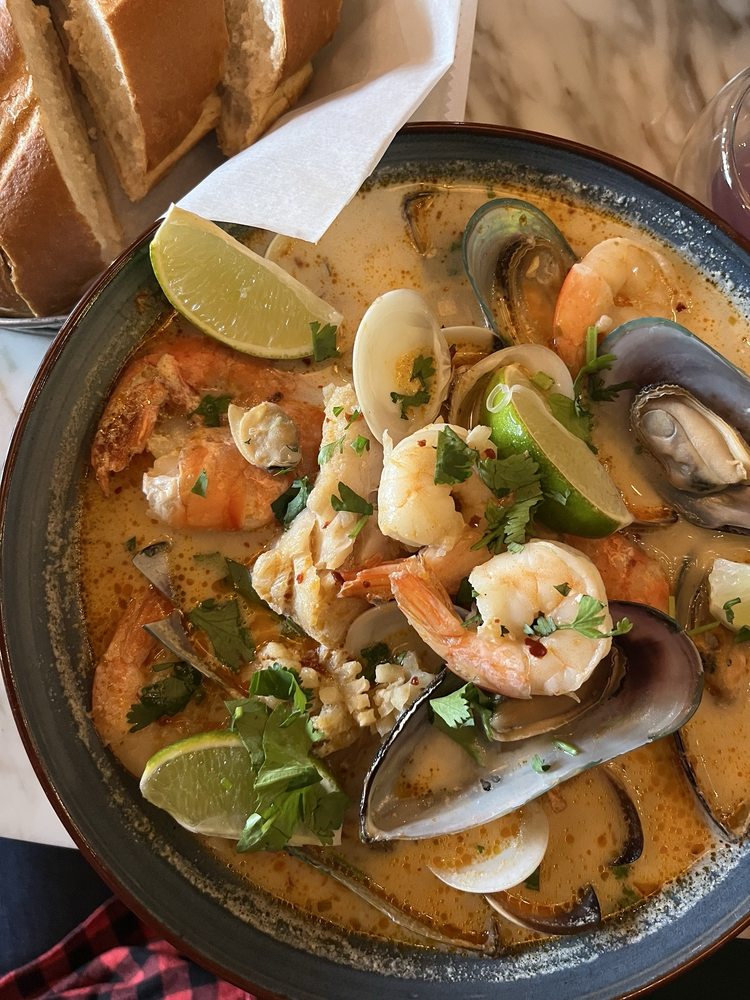 Steamed Mix Seafood in Coconut Lemongrass