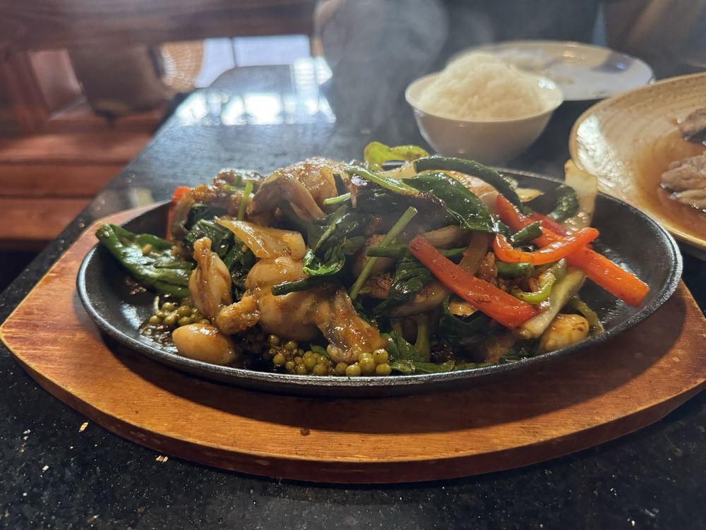 Basil Frog Legs / Cha K'dow