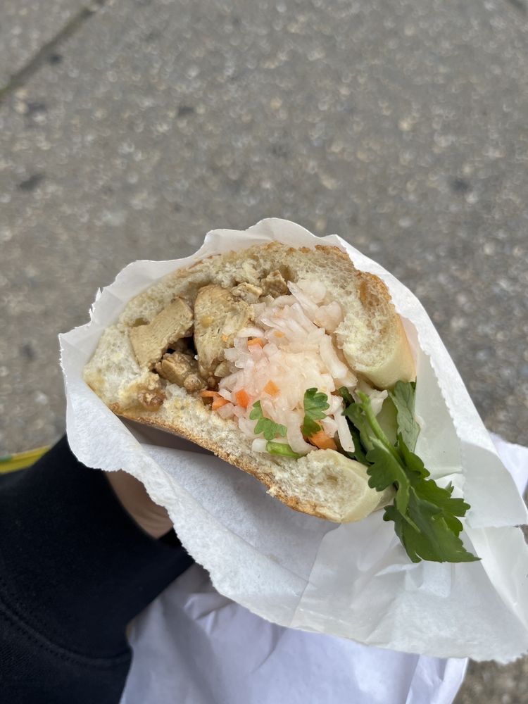 Vegetarian Chicken with Lemongrass