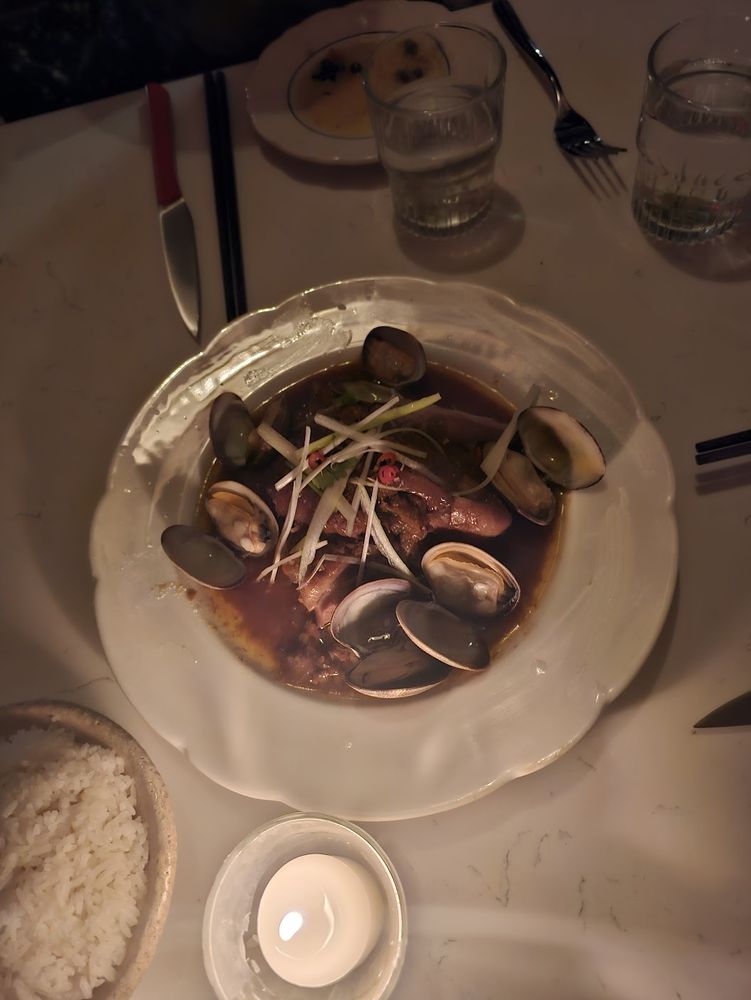 Manila Clam Bun Bo Hue