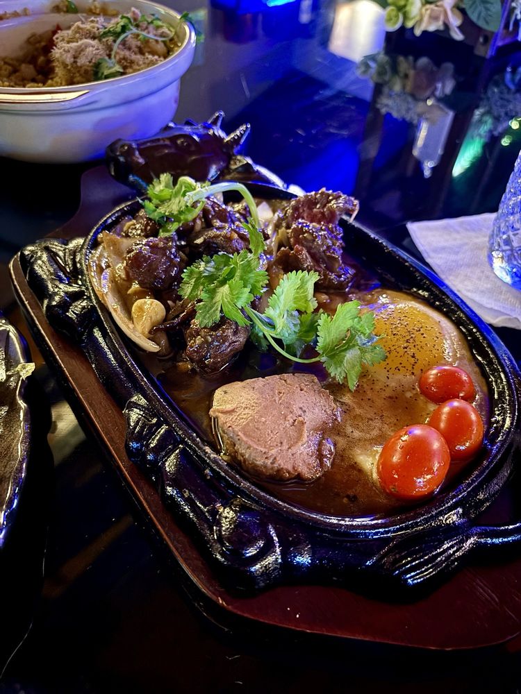 House Sizzling Beef Bo Ne