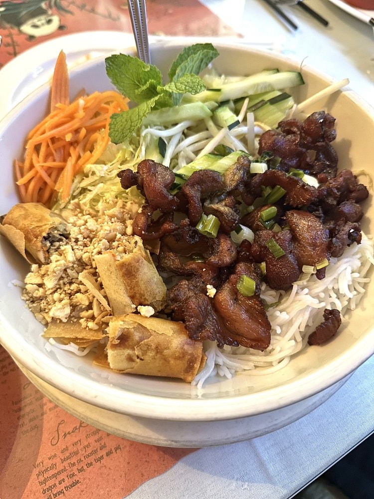 Steamed Rice Plate with Grilled Pork Chop,pork Skin and Egg