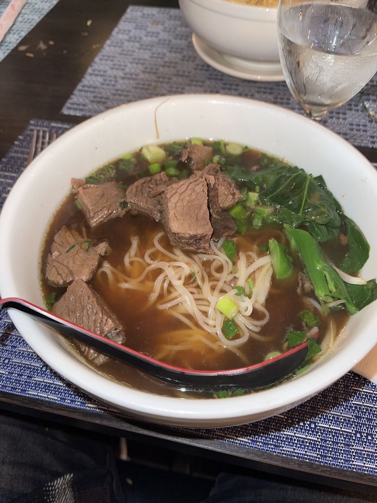 Slow-cooked Beef Noodle Soup