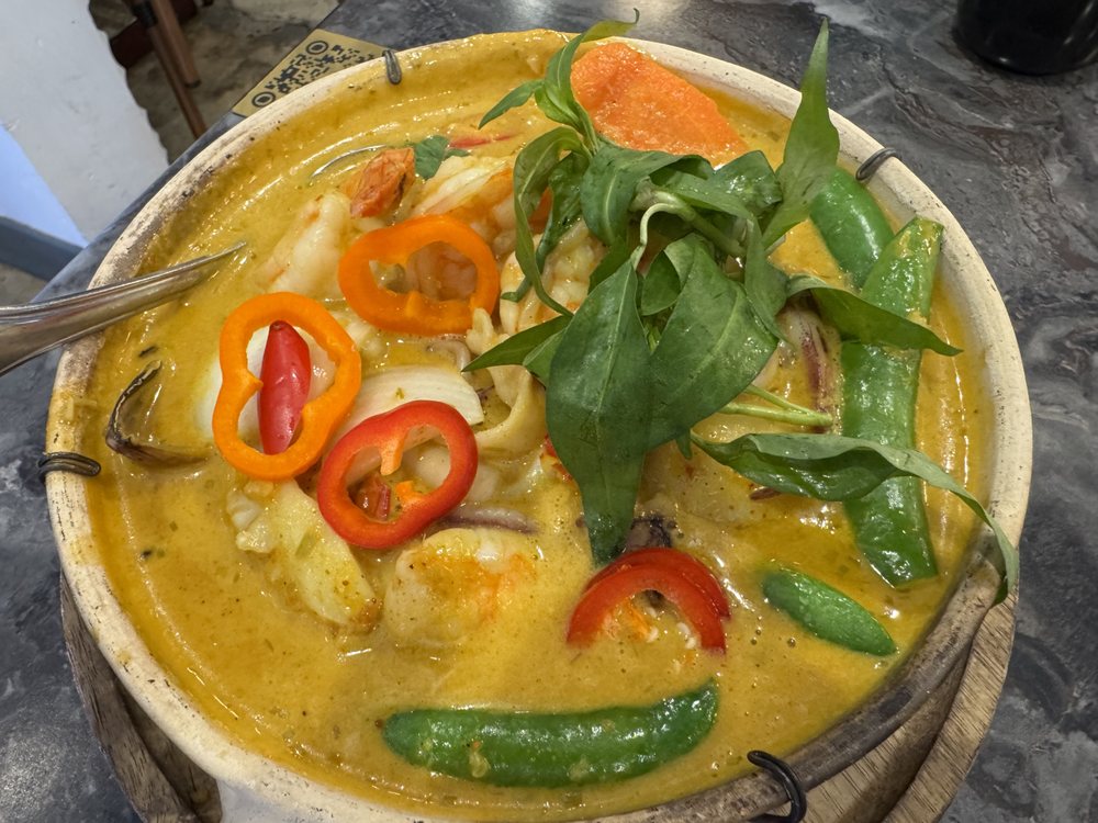 Clay Pot Lemongrass Seafood Curry