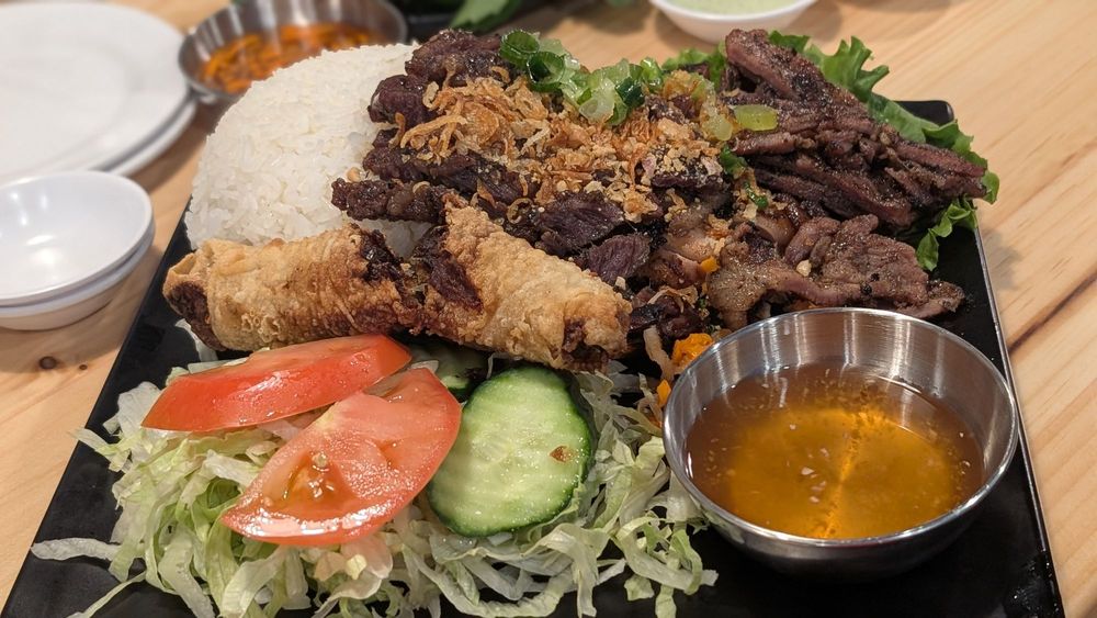 Spring Rolls with Grilled Meat