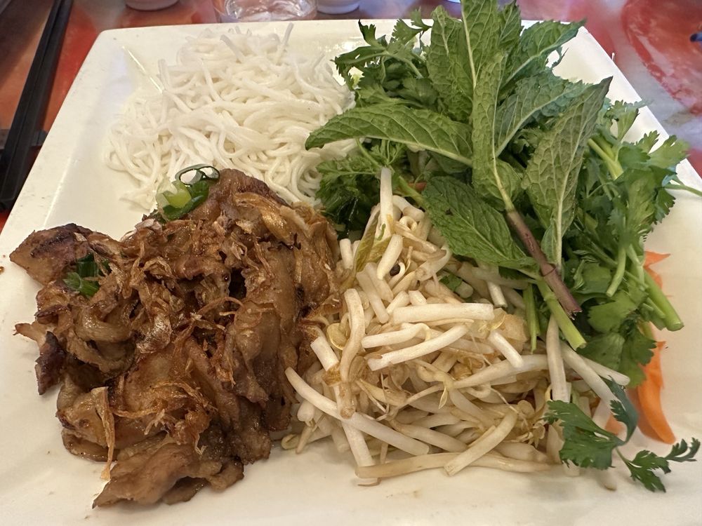 Grilled Pork Noodle Platter