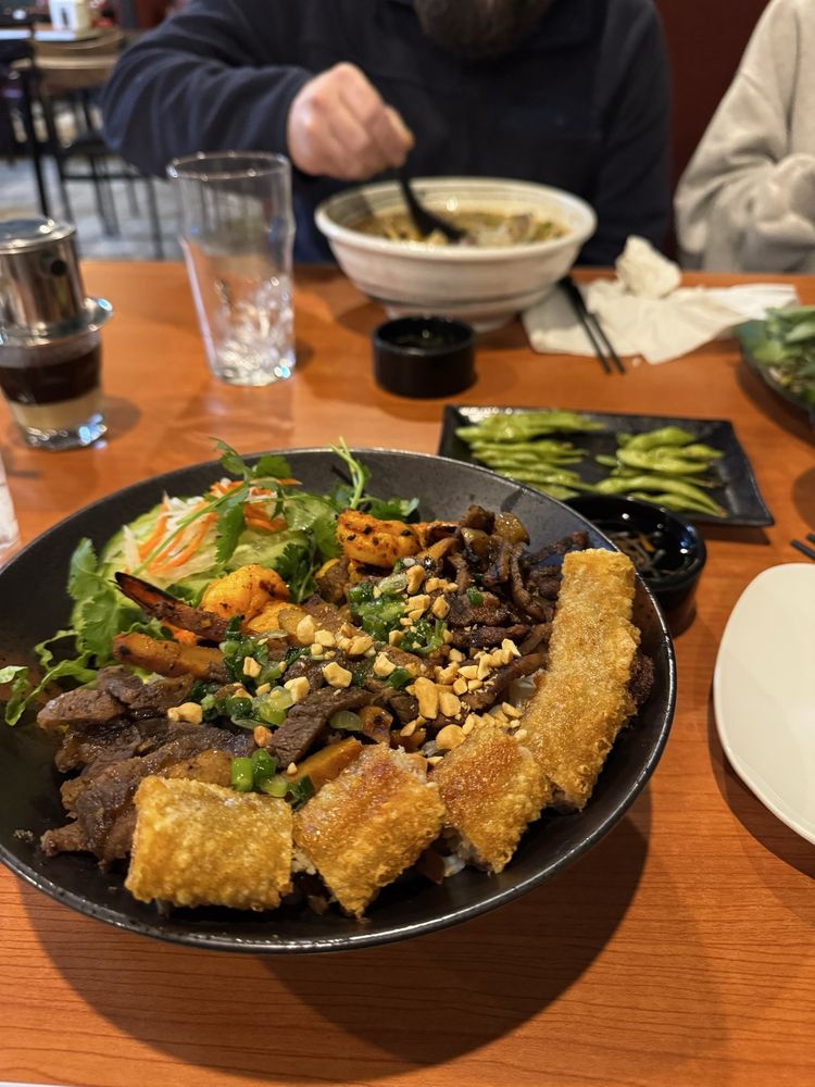 Grilled Beef Vermicelli Bowl