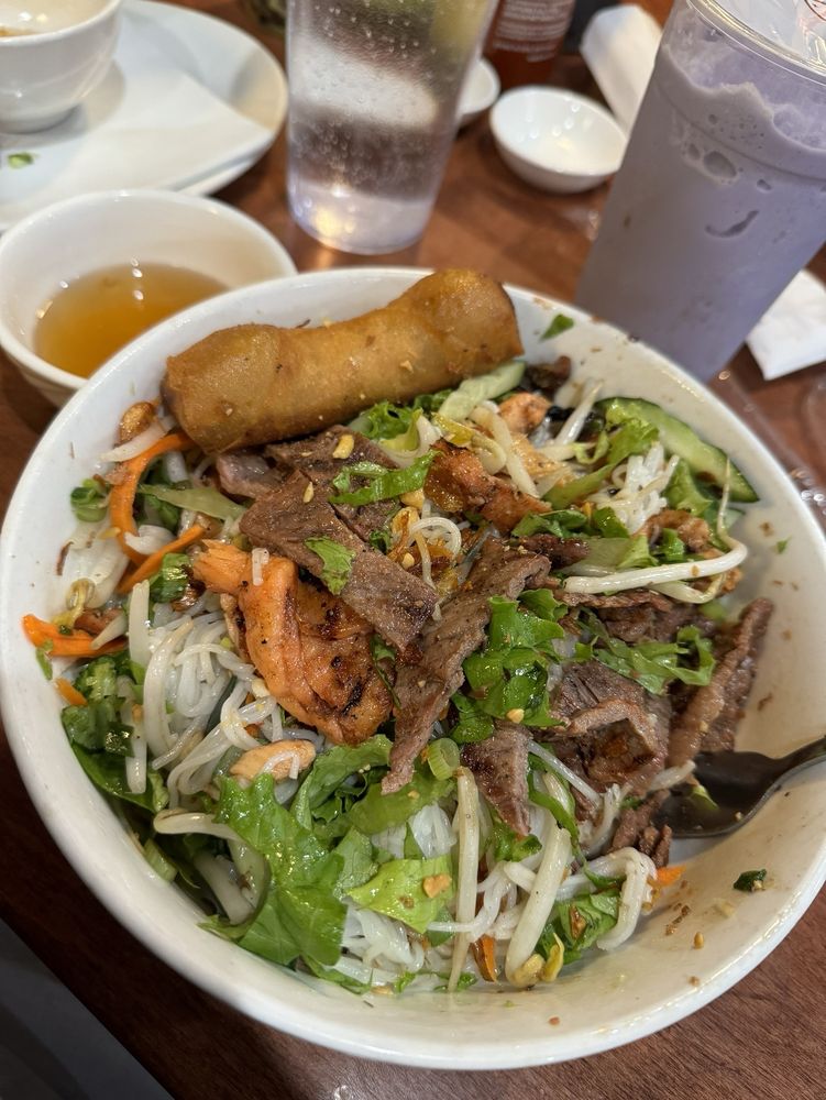 Grilled Chicken Rice Noodle Plate