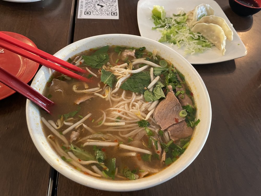 Rare Steak Rice Noodles Soup