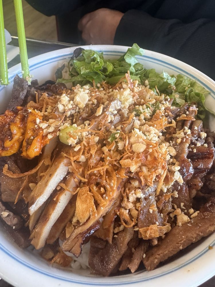 Combination Rice Noodle Bowl