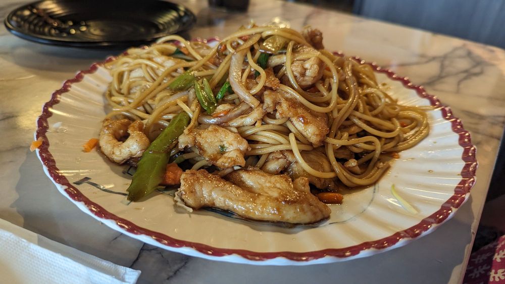 Chicken Lo Mein