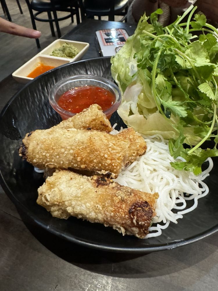 Crispy Vegetable Egg Roll
