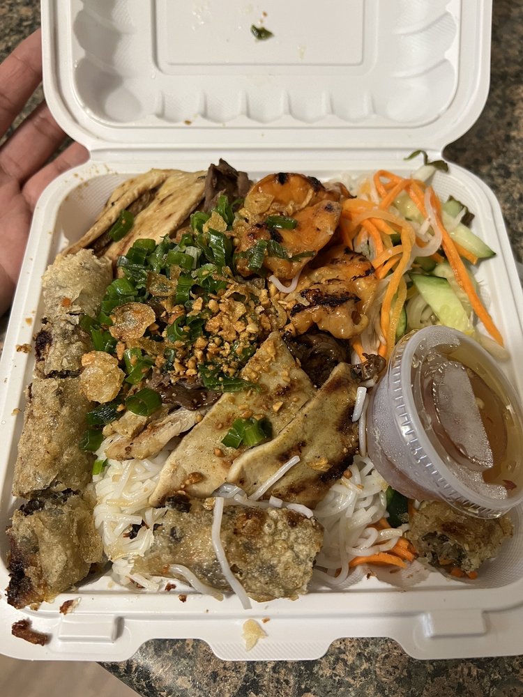 Bún Đặc Biệt - Special Combo Vermicelli