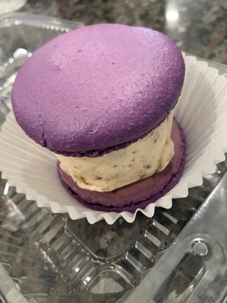 Taro Macaroon