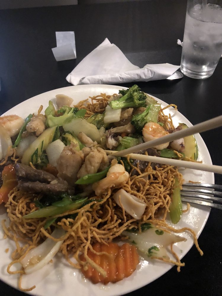 Egg Noodle Sea Food Soup