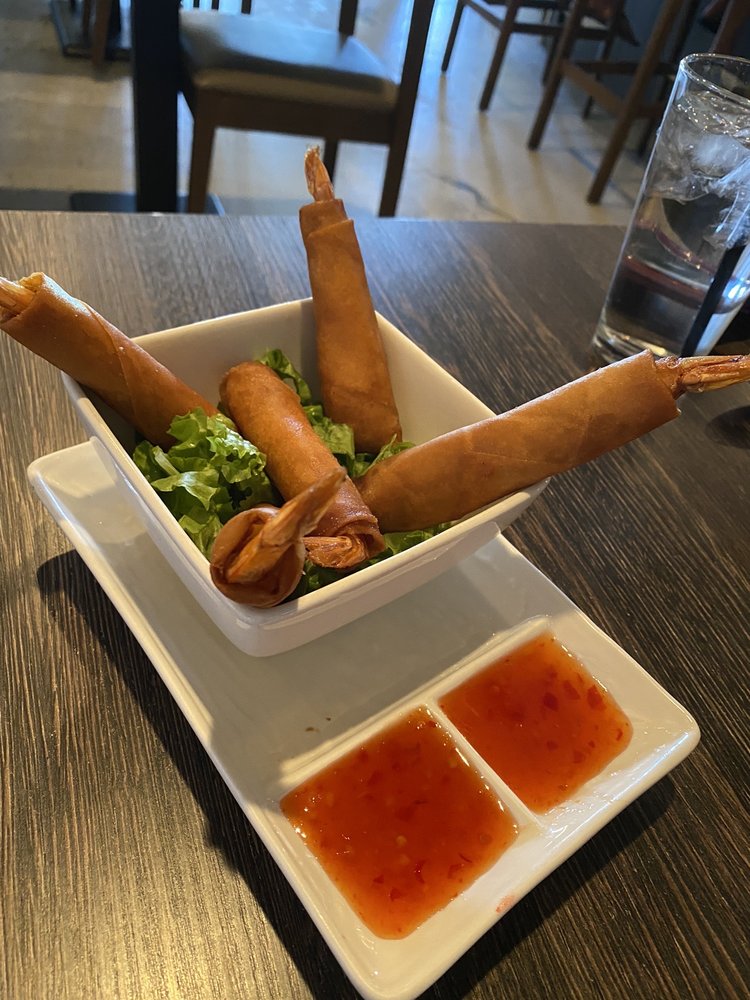 5 Crispy Shrimp Egg Rolls
