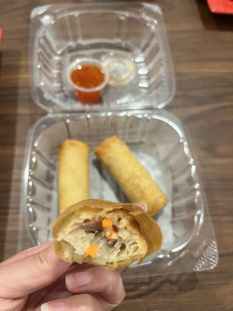 Pork and Shrimp Egg Rolls (3 Pcs) / Chả Gio Tôm Thịt
