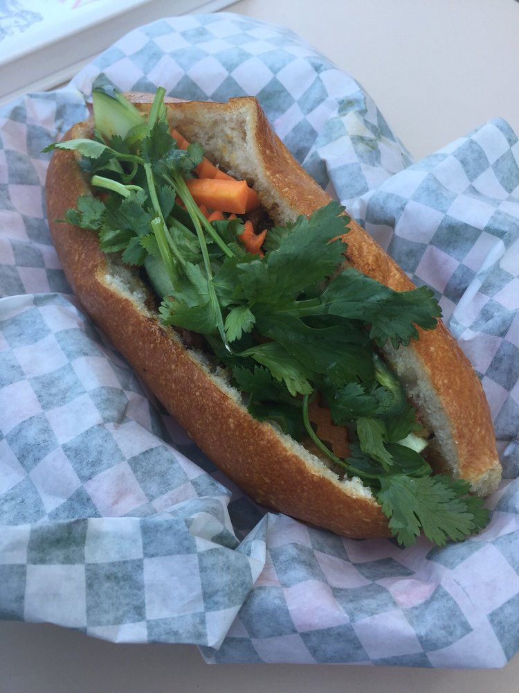 Banh Mi Thit Noung