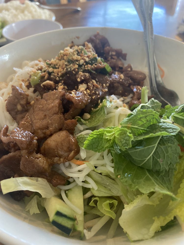 Grilled Pork Noodles