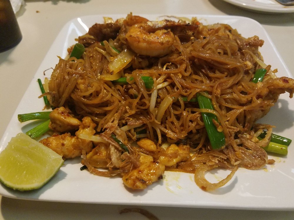Pad Thai. Spicy. Waiting Period 15-20 Min.