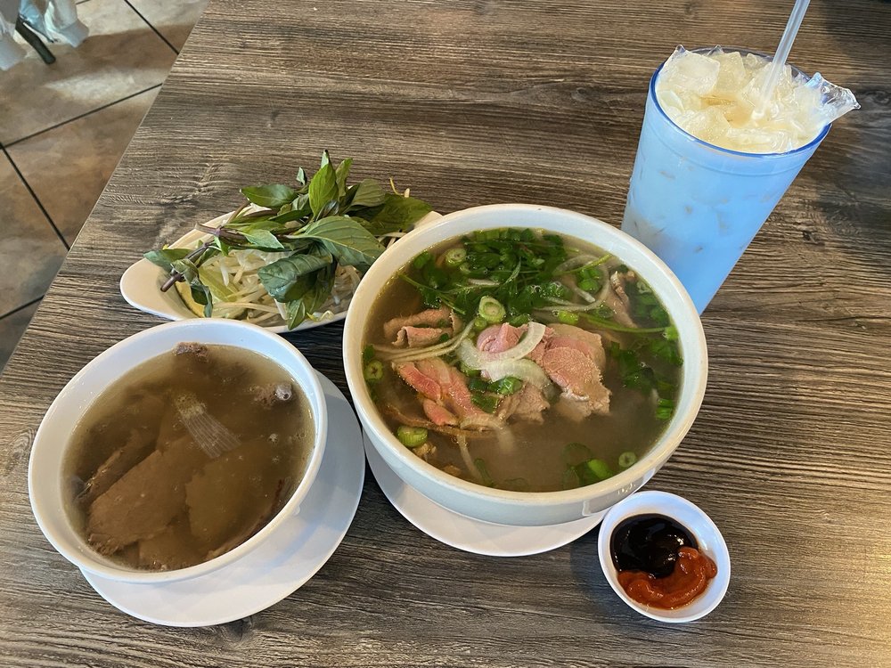 Pho Tai