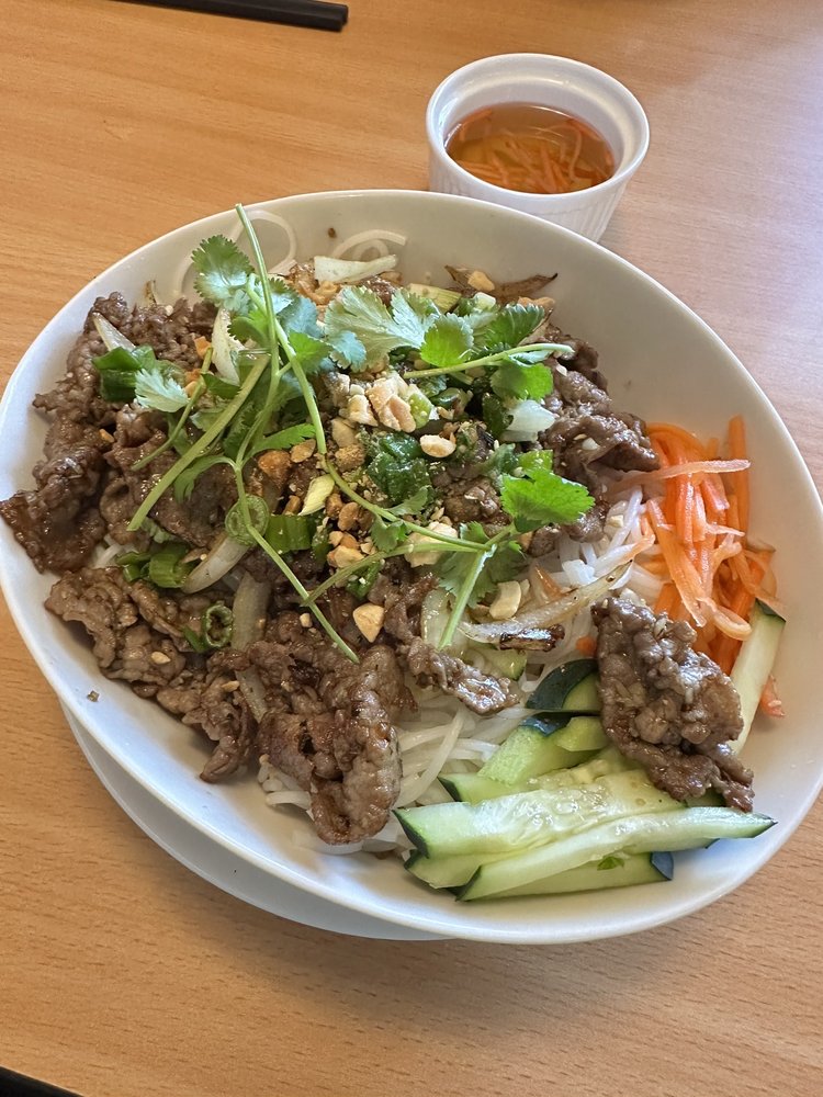 Lemongrass Beef Vermicelli Bowl