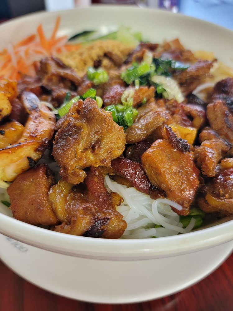 Bun Thit Nuon Cha Gio