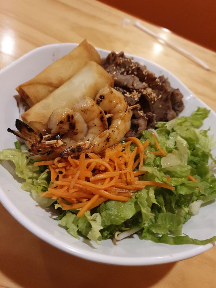 Vietnamese Combination Vermicelli Noodle Bowl