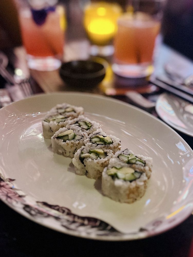 Salmon Avocado Roll