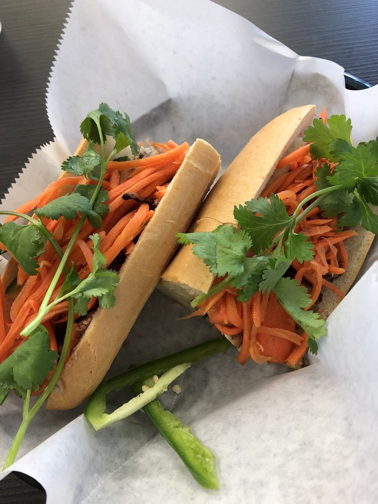 Chicken Banh Mi