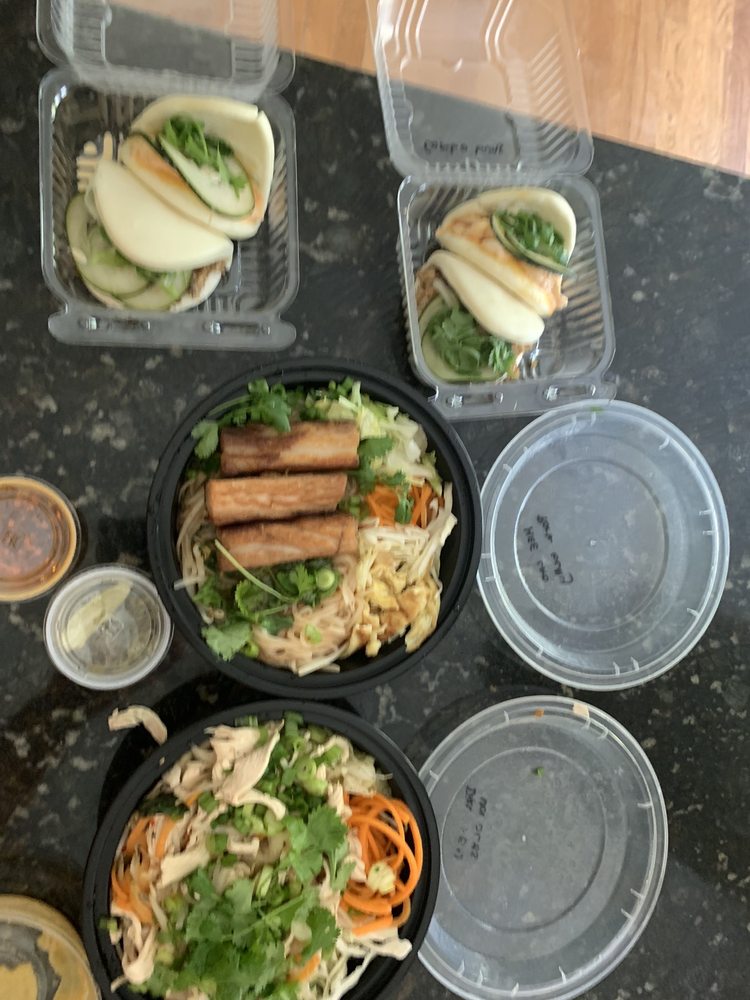 Sriracha Mayo Shrimp Bun