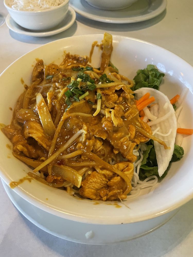 Vermicelli With Tofu Lemongrass And Curry