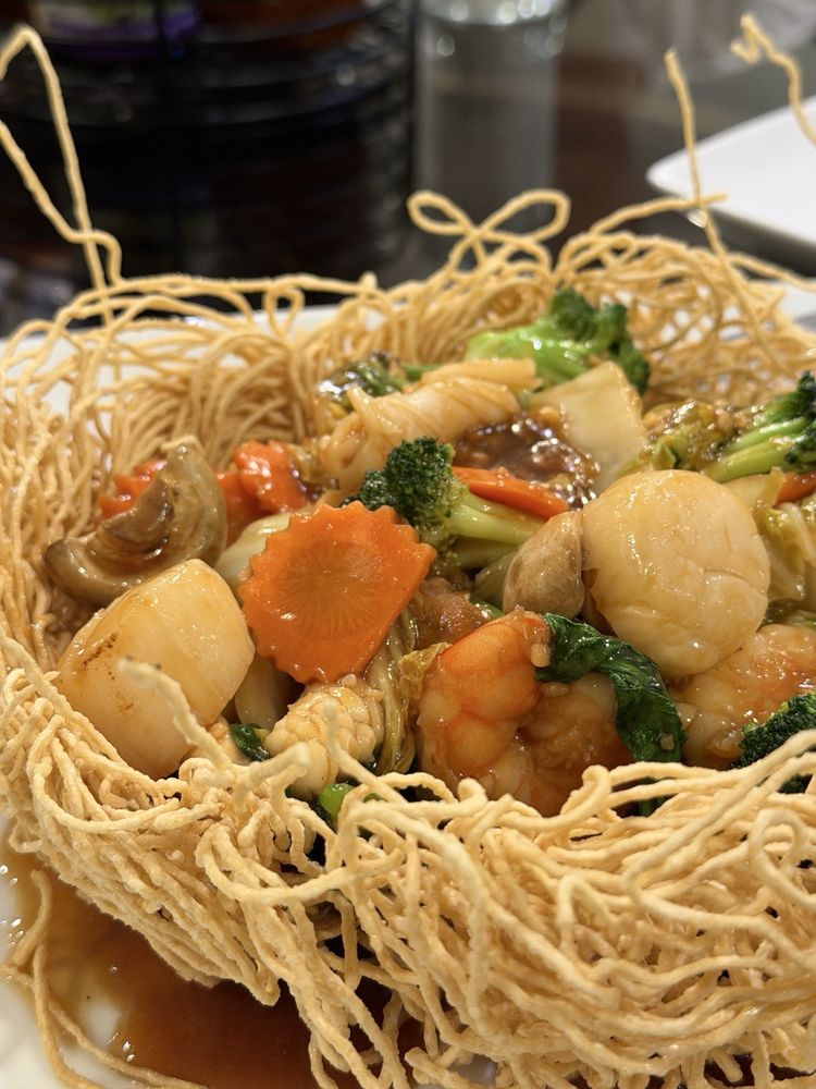 Stir Fried Egg Noodle / Mi Xao Mem