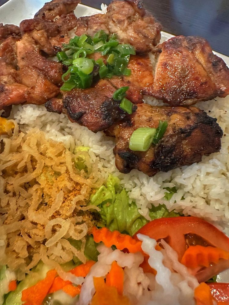 C7 Grilled Chicken Rice / Com Ga Nuong