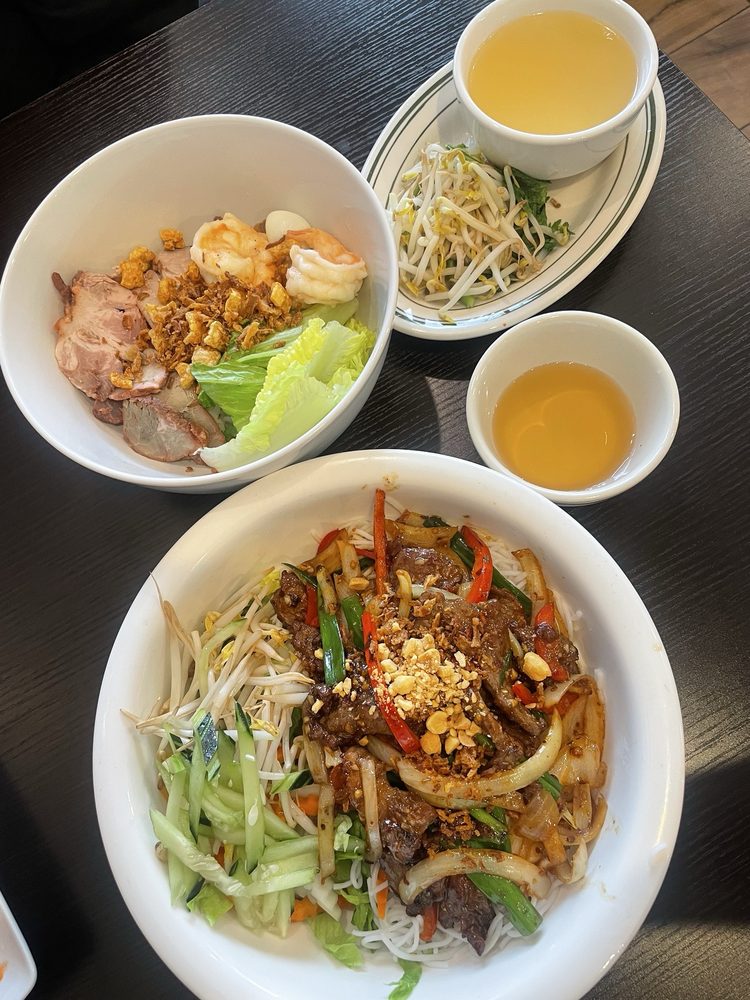 2a. Combination Rice Noodle H Tiu Combo