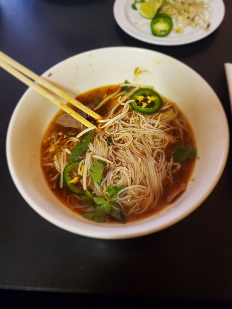 Spicy Beef Combo Noodle Phở