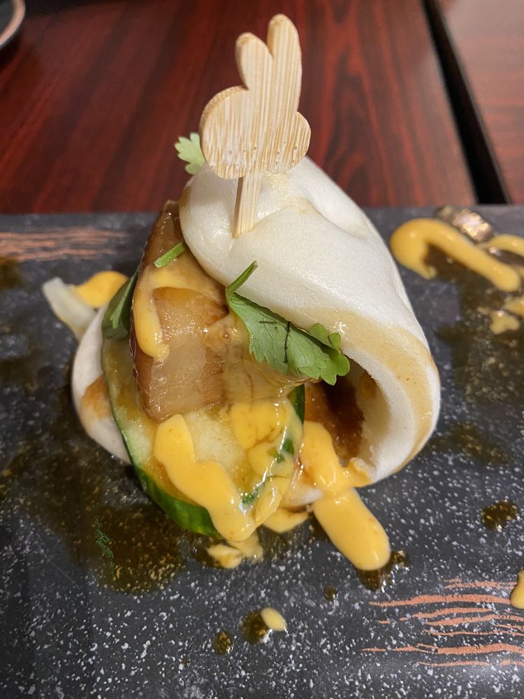 Porky Bun (3 Pcs) 猪肉夹包