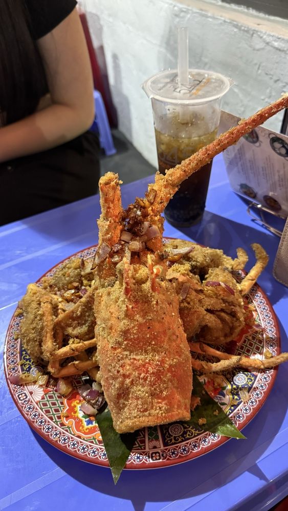 Salted Hong Kong Style Lobster Tom Hum Muoi Hong Kong
