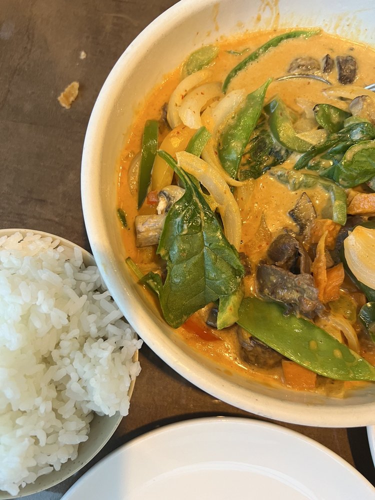 Red Curry Beef Lunch