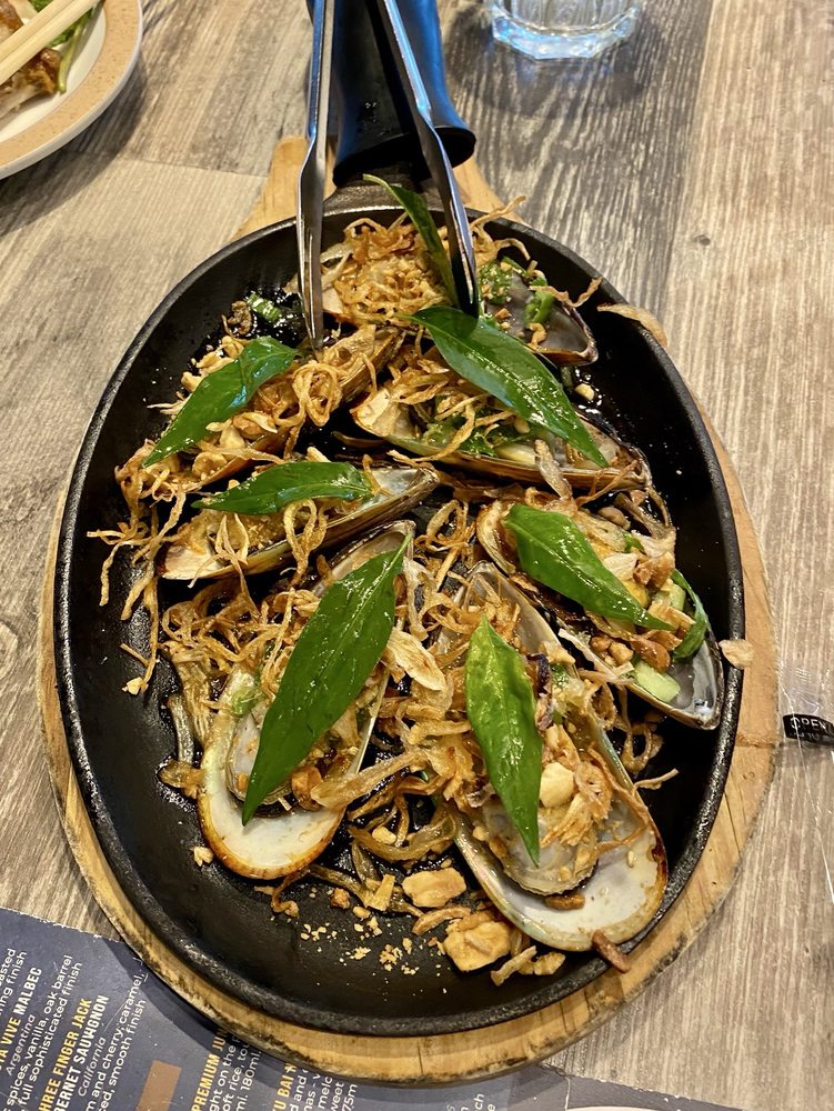 Grilled Mussels L Chem Chep Nuong Mo Hanh