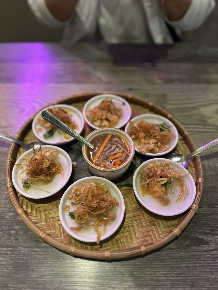 Steamed Rice Cake/banh Beo