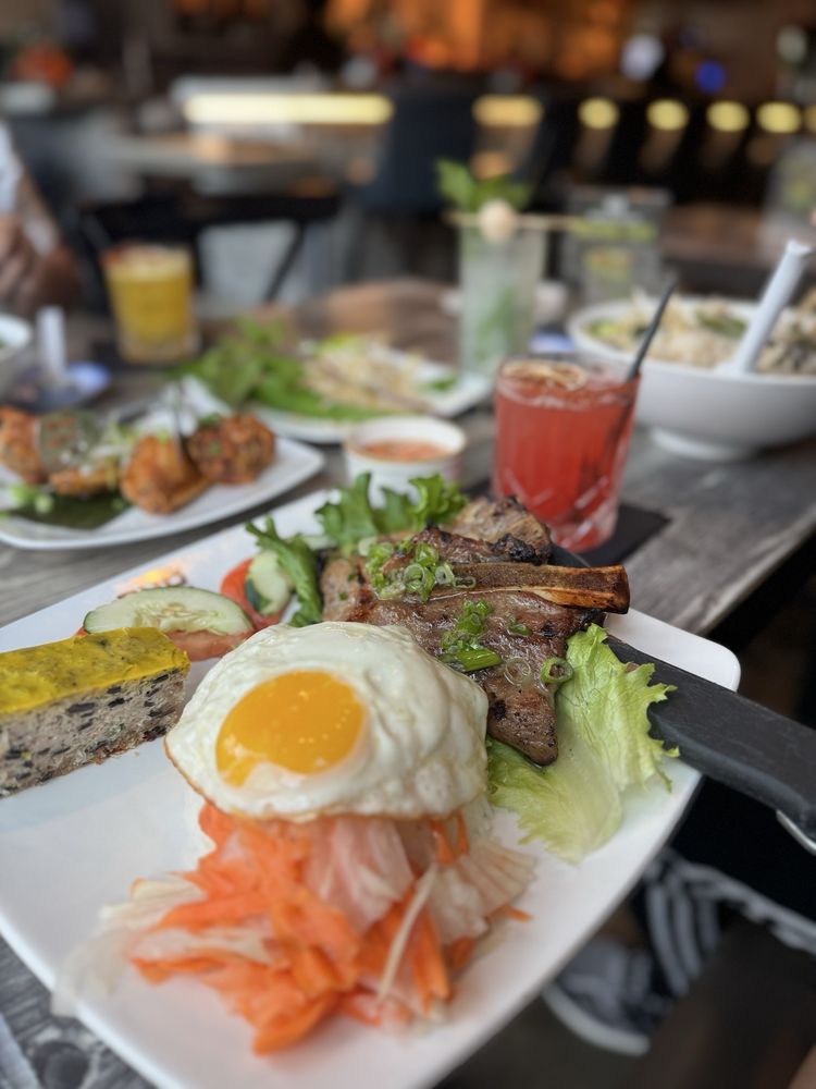 Pork Chop Rice Plate L Com Suon Dac Biet