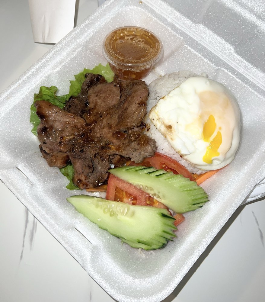 Grilled Pork Chop / Súớn Heo Nuäng, Ốp La