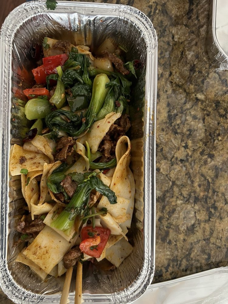 Cumin Lamb Fresh Hand-ripped Noodles