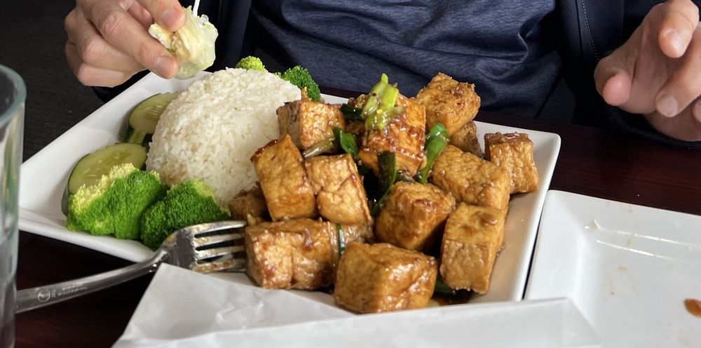 G 8. Stir Fried Chili Lemongrass Tofu